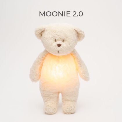 MOONIE ORGANIC 2.0: Приятелче за спокоен сън от органичен памук с нощна лампа и успокояващи звуци - МЕЧО "POLAR"