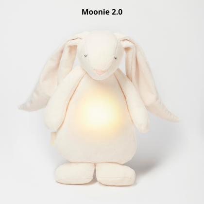 MOONIE 2.0: Приятелче за спокоен сън с нощна лампа и успокояващи звуци - ЗАЙО "CREAM"