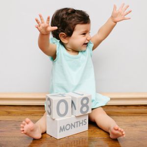 Pearhead дървени кубчета за отбелязване на важните моменти от бременността и живота на вашето дете
