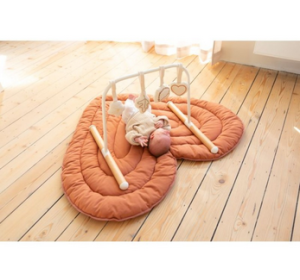 CHILDHOME Меко килимче за игра Сърце 120 см